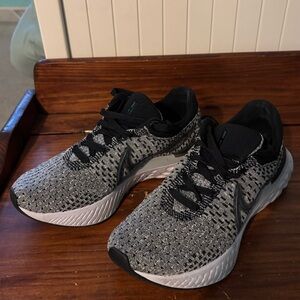 Nike Women’s React Infinity Flyknit 3